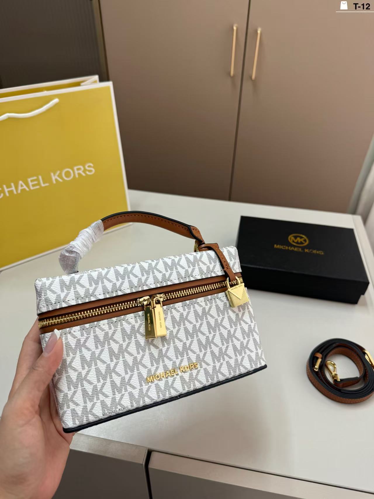 حقيبة مايكل كورس عالية الجودة  - مراجعة Women'S Tote Bags Michael Kors وسعره