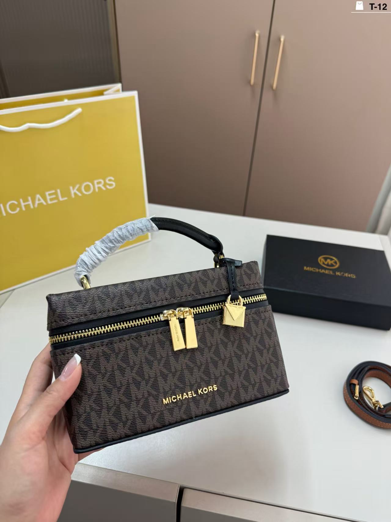 حقيبة مايكل كورس عالية الجودة  - مراجعة Women'S Tote Bags Michael Kors وسعره