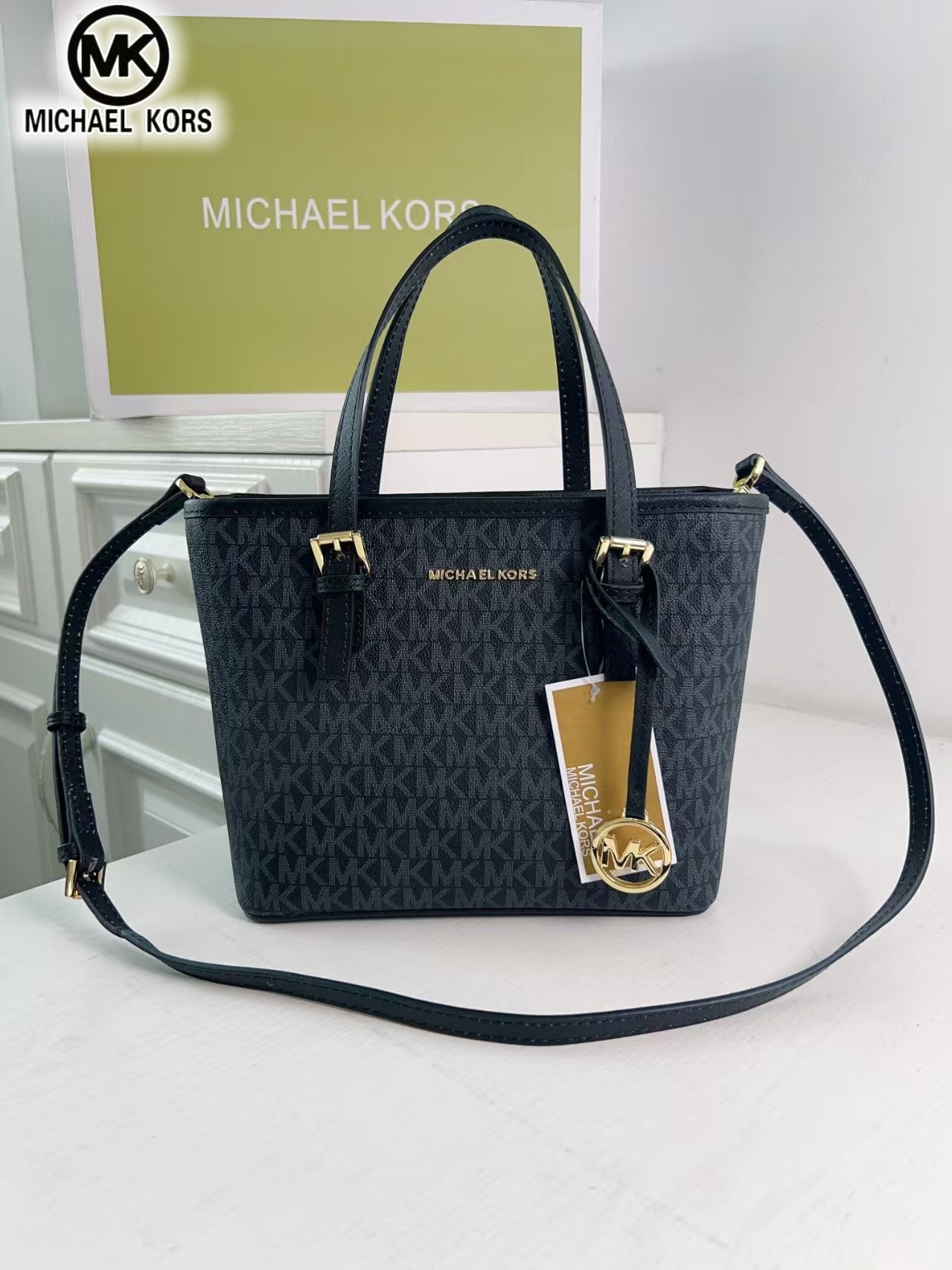 حقيبة كتف نسائية فاخرة من مايك - مراجعة Women'S Tote Bags Michael Kors وسعره