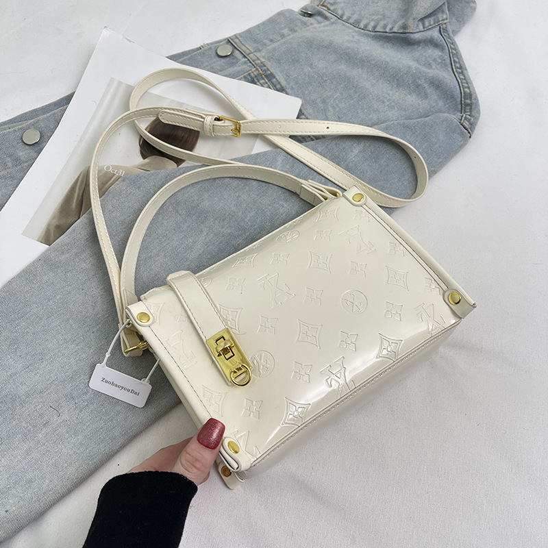 حقيبة جلدية فاخرة بتصميم كلاسي - مراجعة Women Bags Collection وسعره