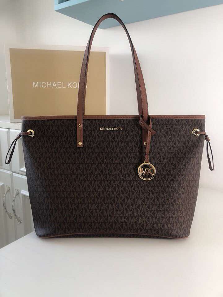 حقيبة يد نسائية كلاسيكية كبيرة - مراجعة Women'S Tote Bags Michael Kors وسعره