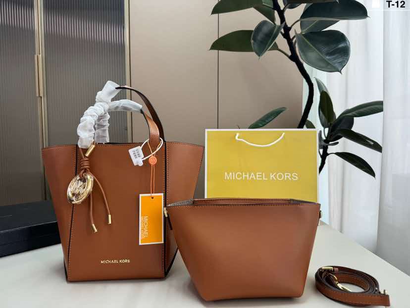 مايكل كورس/مايكل كورس MK 2026  - مراجعة Women'S Tote Bags Michael Kors وسعره