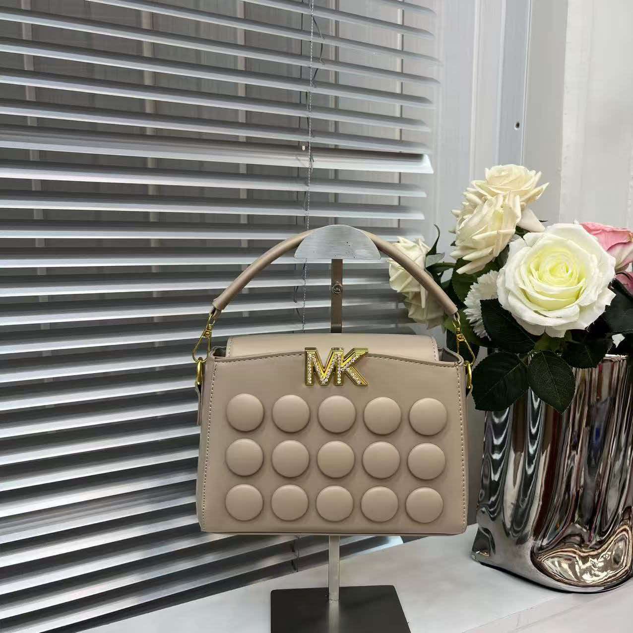 حقيبة يد نسائية فاخرة خفيفة ال - مراجعة Women'S Tote Bags Michael Kors وسعره