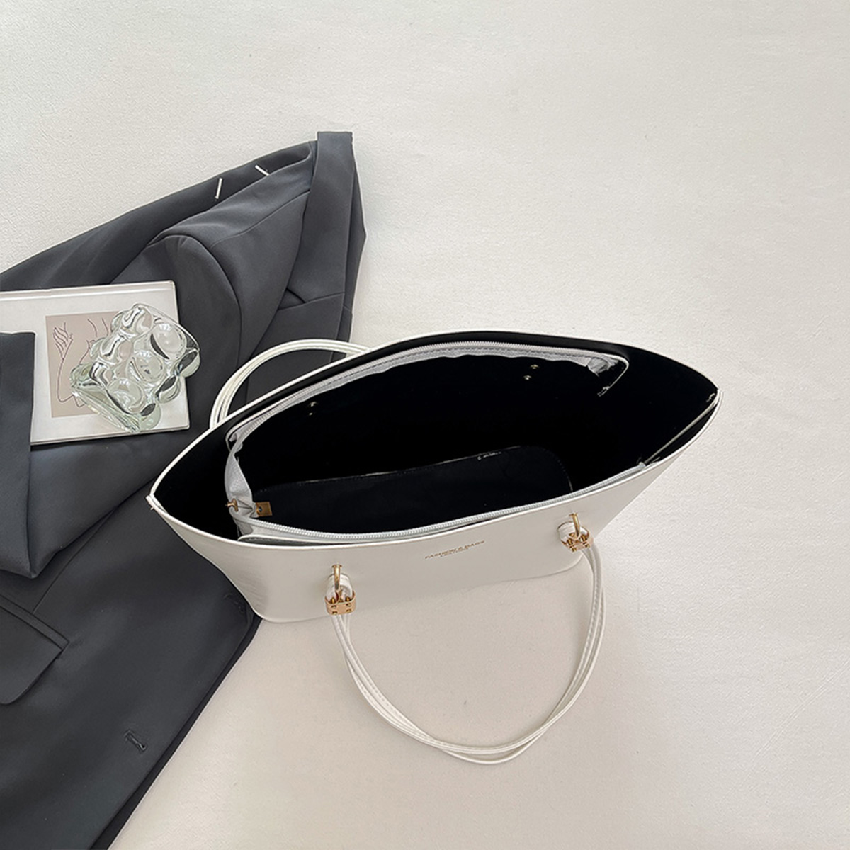 حقيبة يد أنيقة للاستخدام اليوم - مراجعة Women Bags Gold وسعره